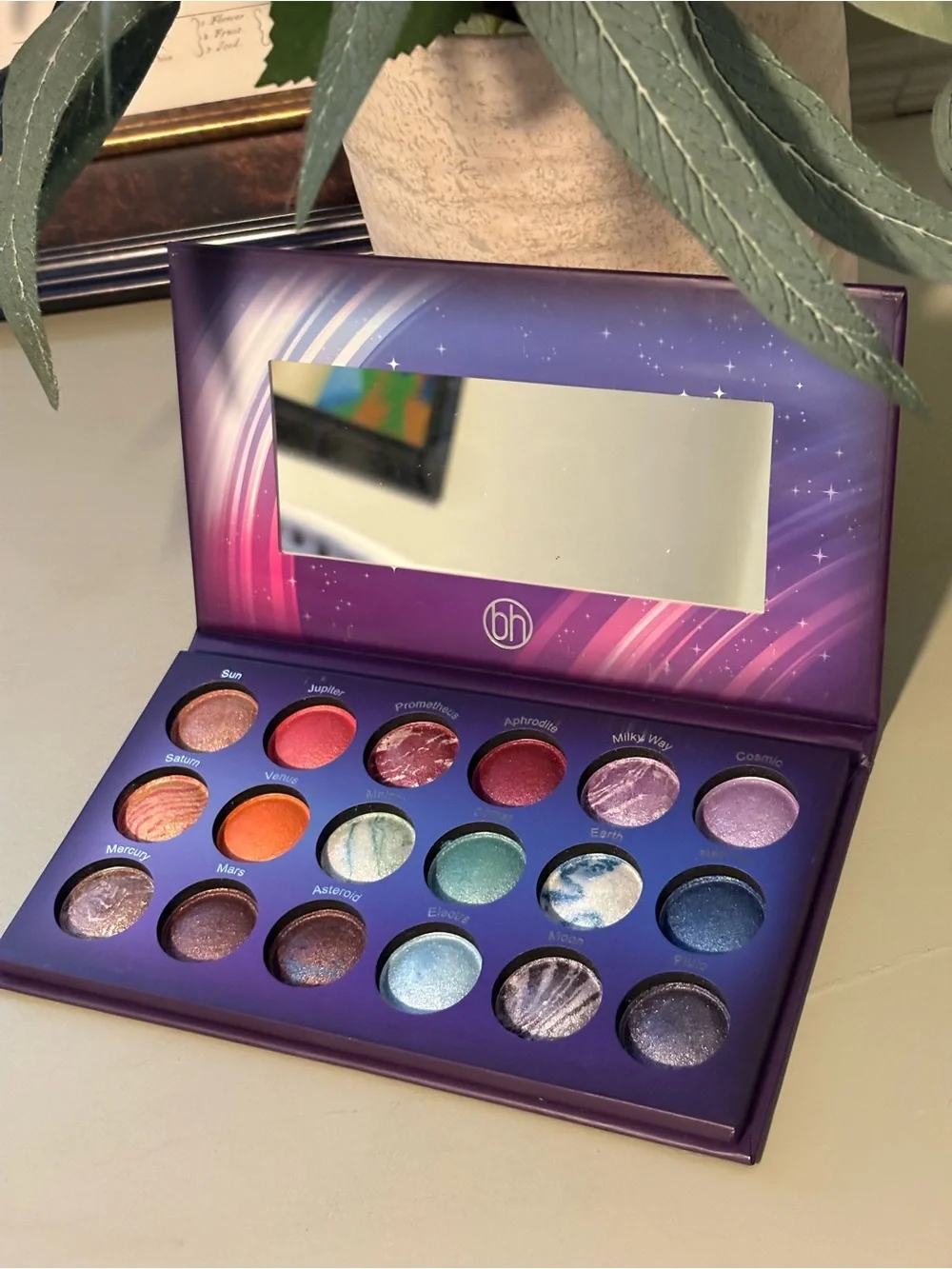 BH Cosmetics Galaxy Chic Eyeshadow Palette - Purple Pink